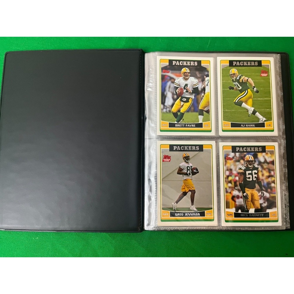 Green Bay Packers 2006 Topps Team Set with 40 Card Collector Album.